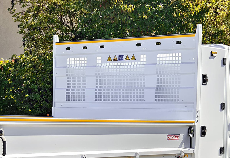 Benne Excalibur, protège-cabine