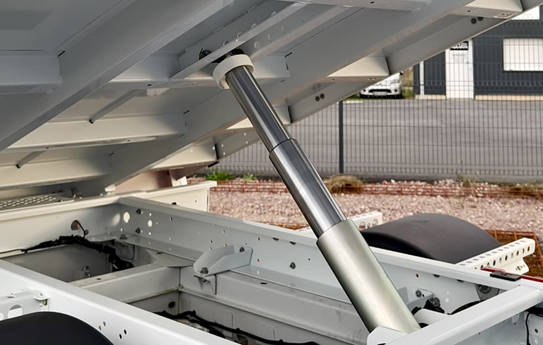 Benne Excalibur, vérin